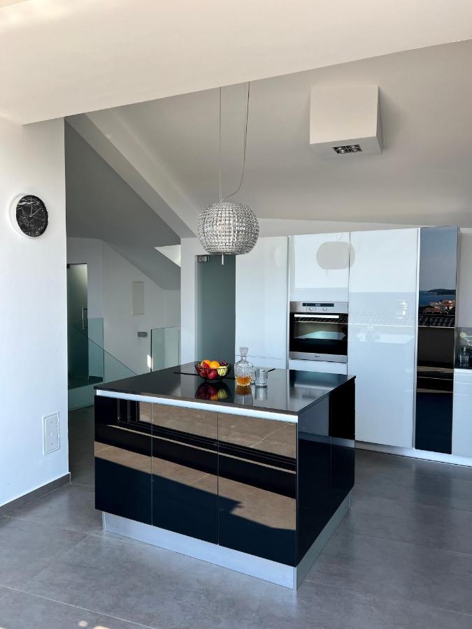 Luxury Laurus Penthouse With Awesome Sea View Leilighet Primošten Eksteriør bilde